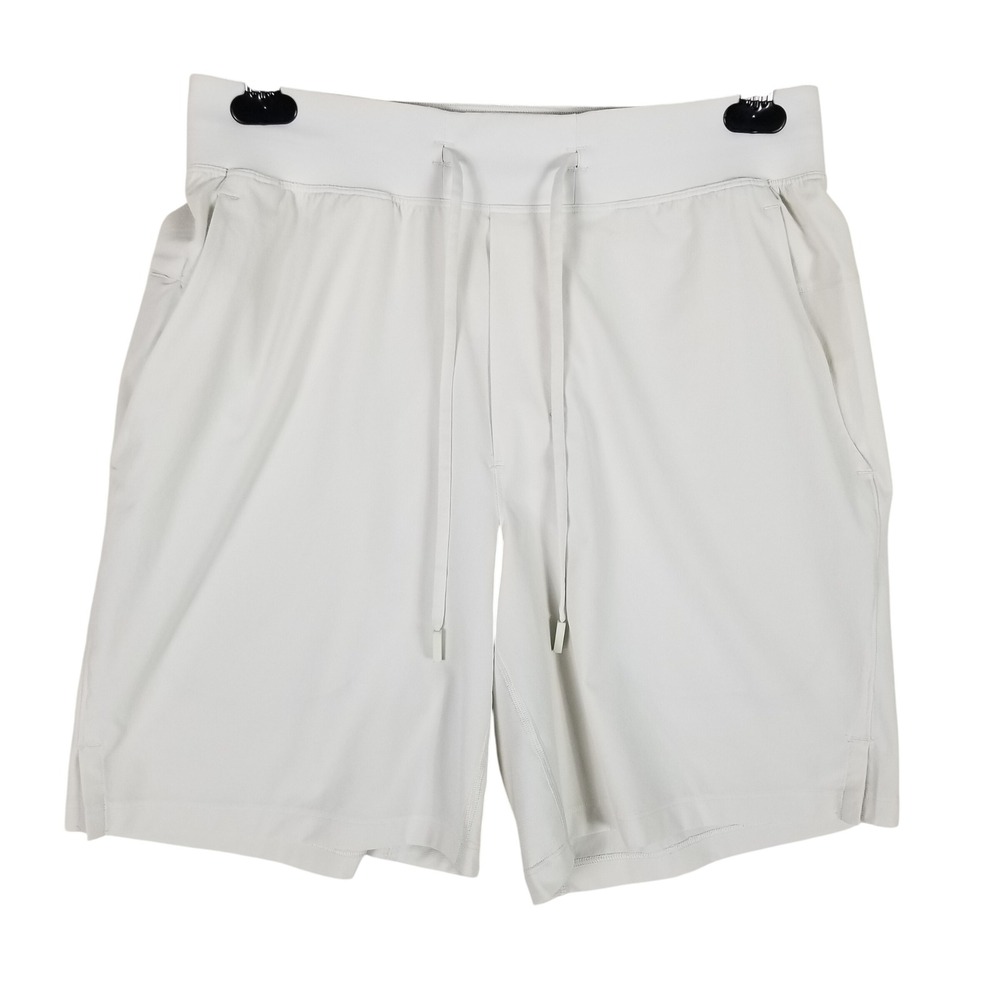 Lululemon License to Train Shorts Mens Medium Bone 7" Inseam LM7AHLS